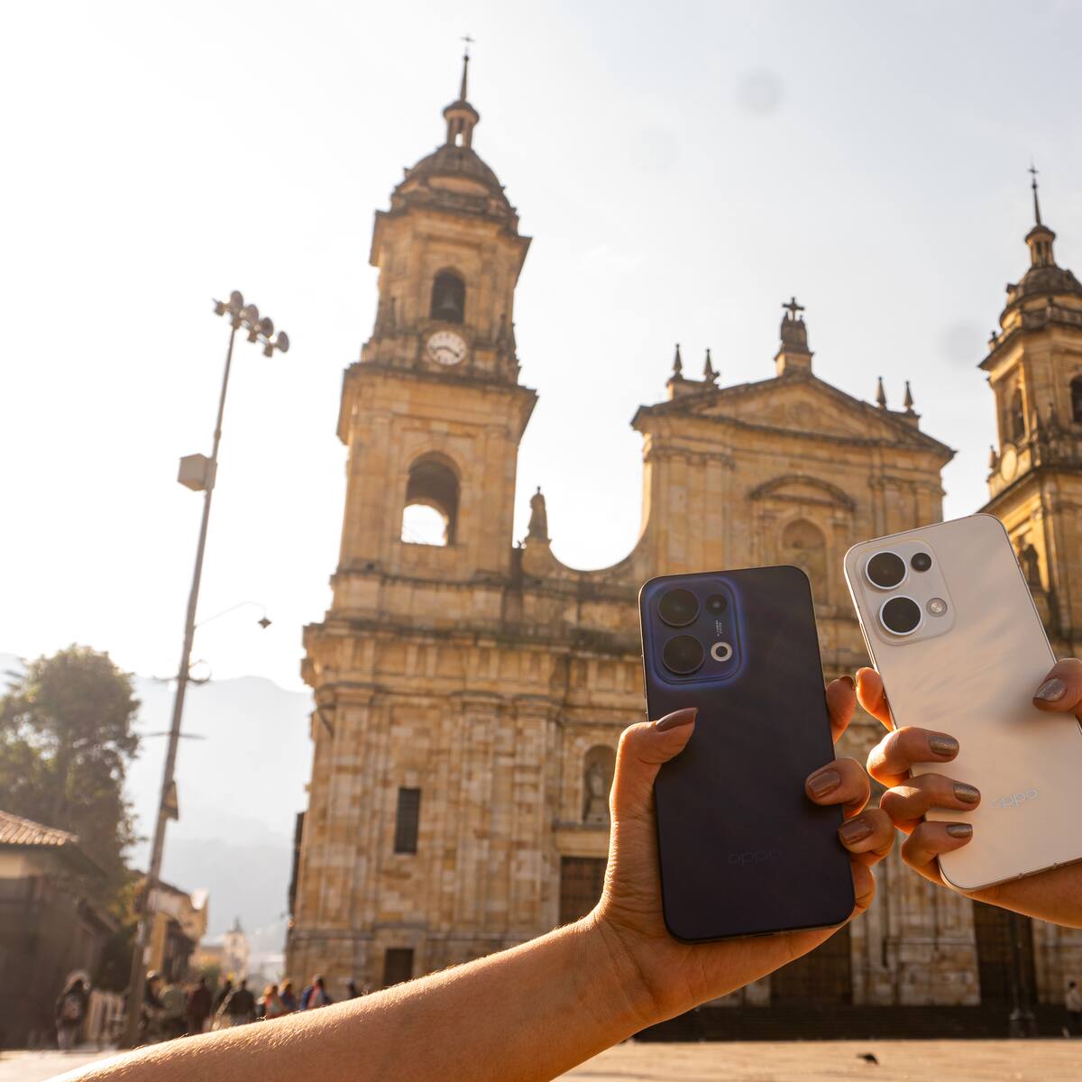 OPPO Reno13: celulares resistentes al agua que logran capturar imágenes y hacer uso de la IA