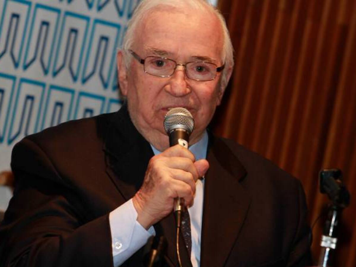 Uribe y Pastrana son amigos de la paz "a su manera": Belisario Betancur