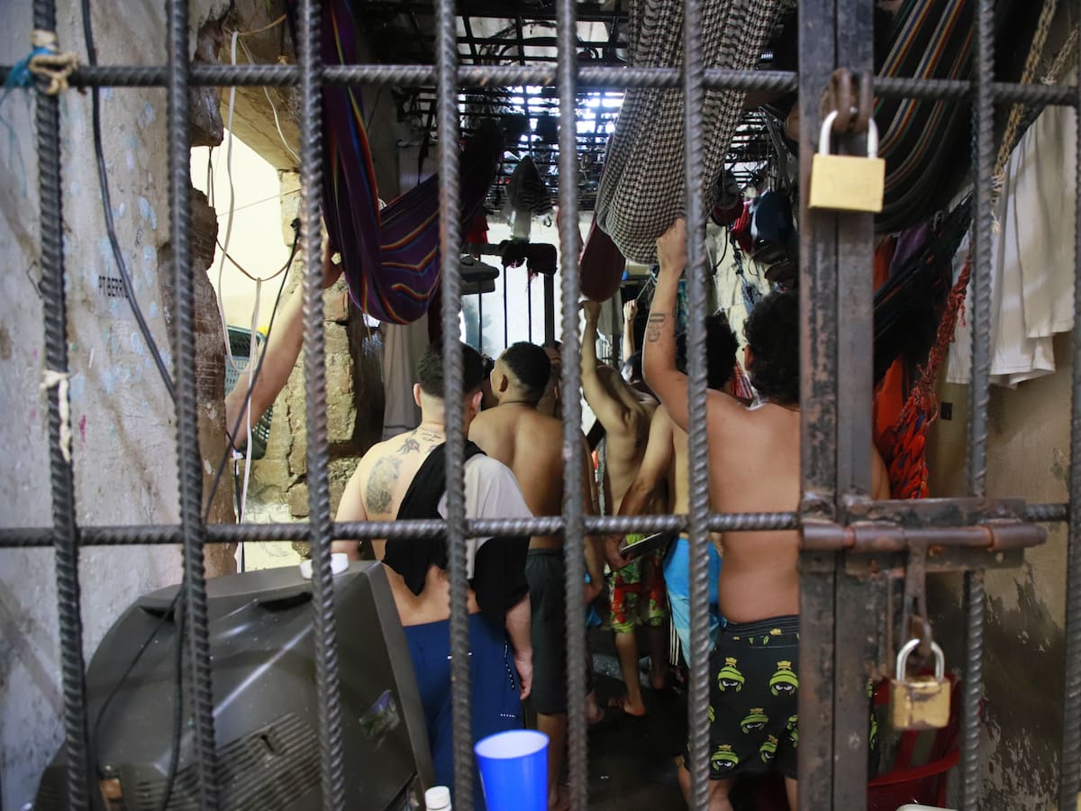 100 personas privadas de la libertad fueron trasladadas a establecimientos carcelarios
