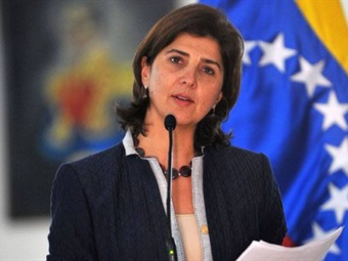 La muerte de Chávez no afectará el proceso de paz: canciller Holguín