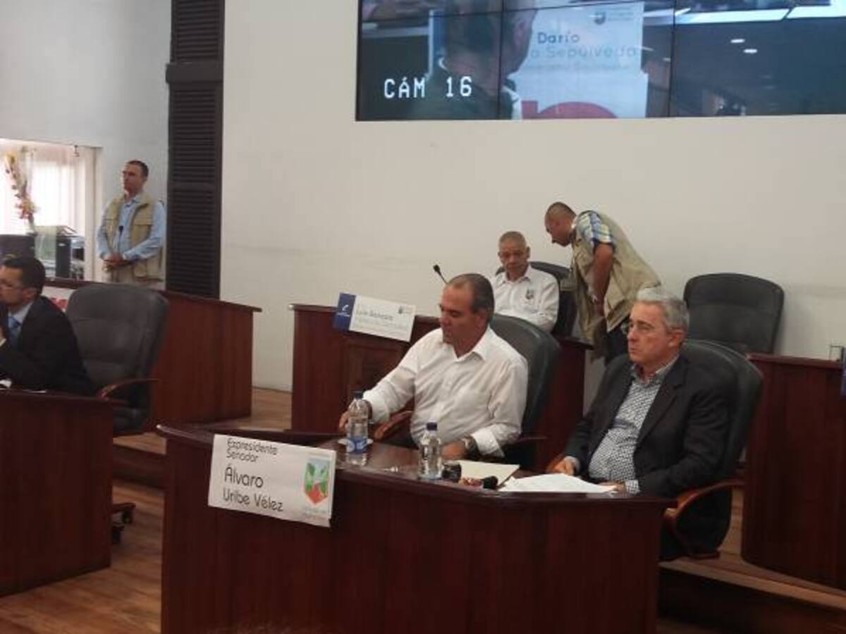 "Si el NO pierde yo asumo las consecuencias": Alvaro Uribe