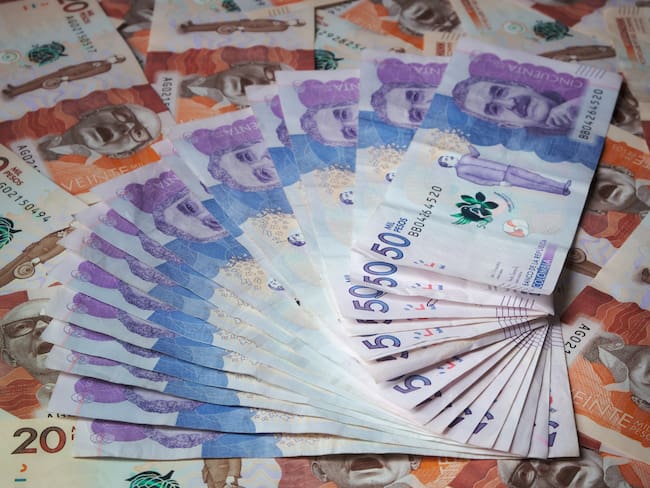 Imagen de referencia de dinero colombiano. Foto: Getty Images.