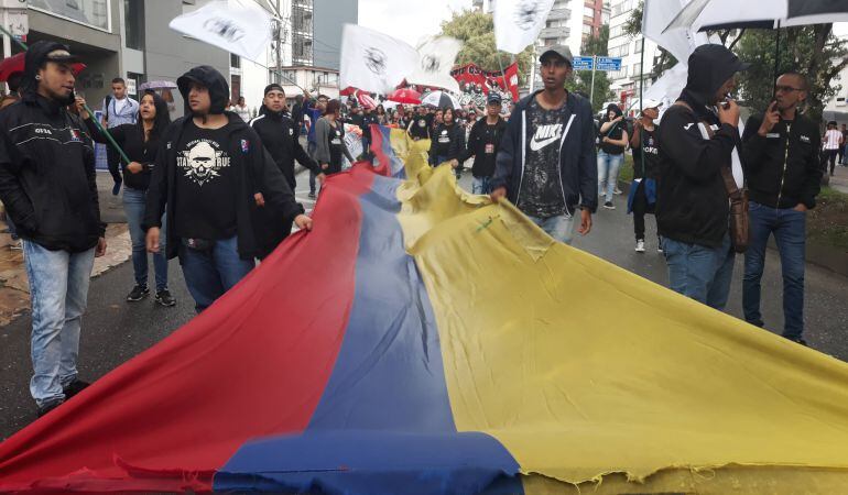 Universitarios marchan en Manizales