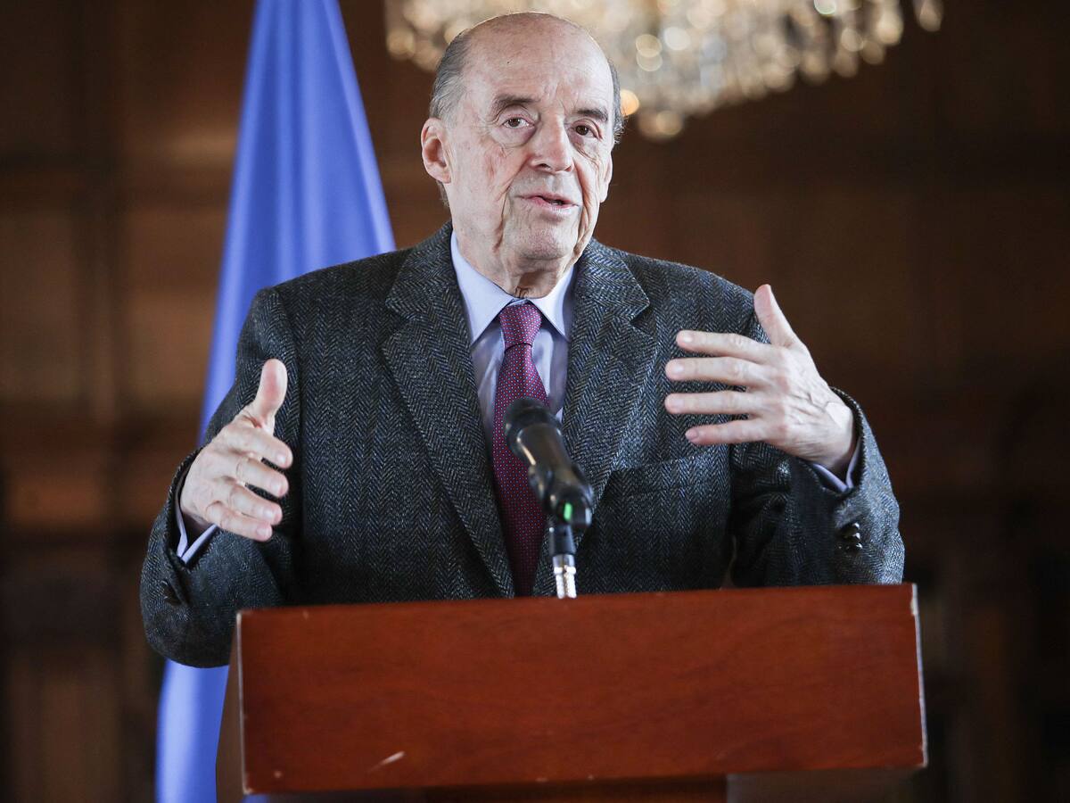 ¿En qué está Álvaro Leyva? Las razones de su visita a Oriente Medio