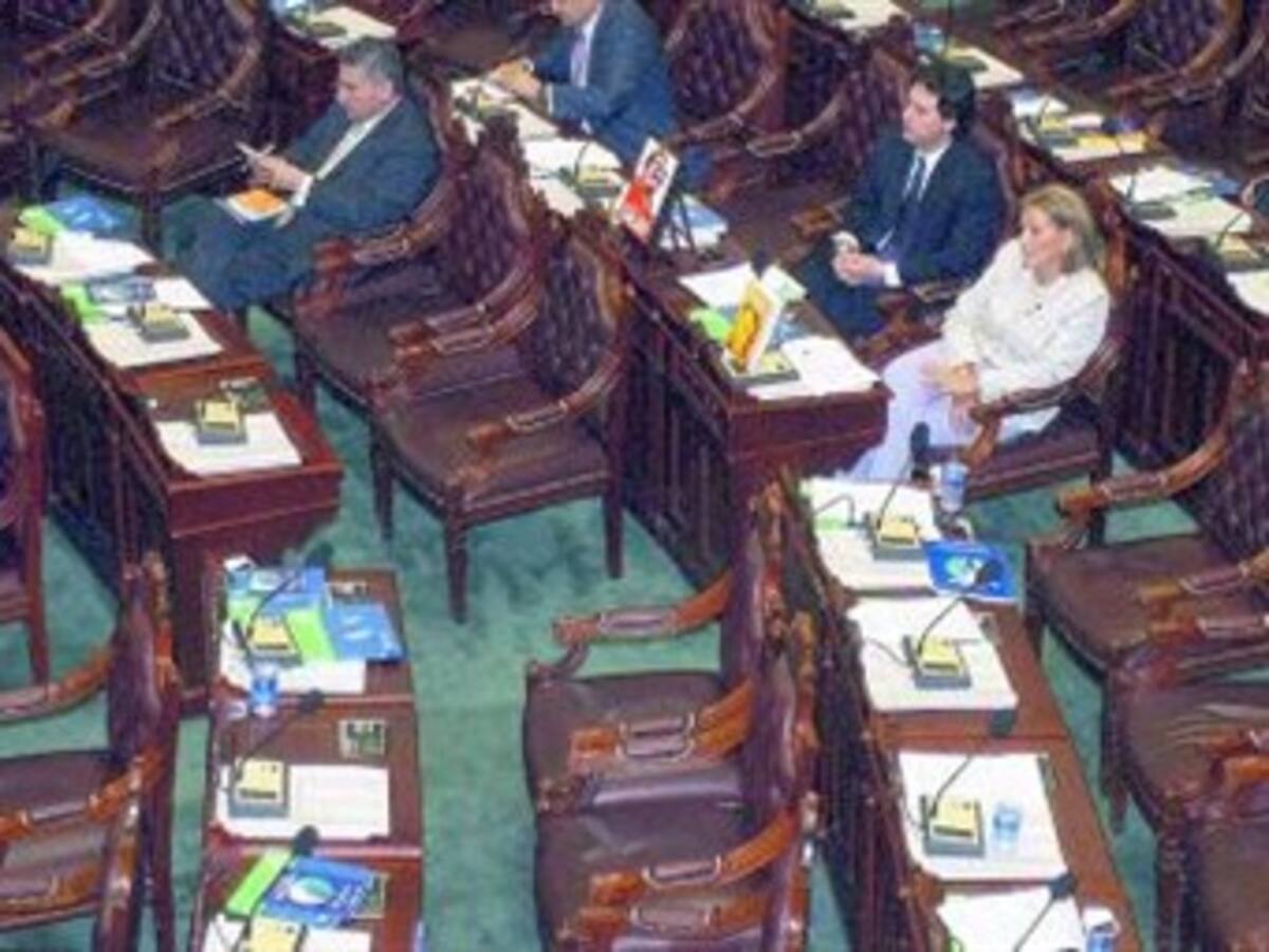 Solo 15 congresistas asistieron a plenaria con las víctimas