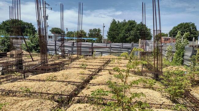 Más de 1.700 estudiantes miran cómo pasa el tiempo, y las obras del colegio siguen paralizadas