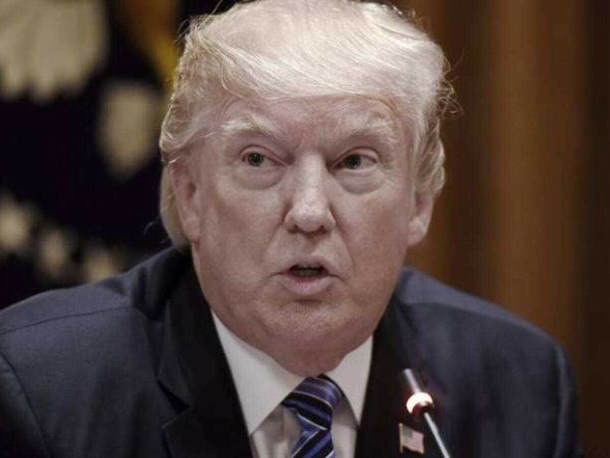Donald Trump niega haber llamado “agujeros de mierda” a varios países