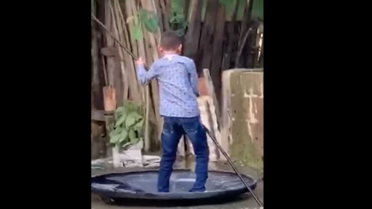 La travesía de 18 niños para llegar a sus escuelas en Pinillos, Bolívar