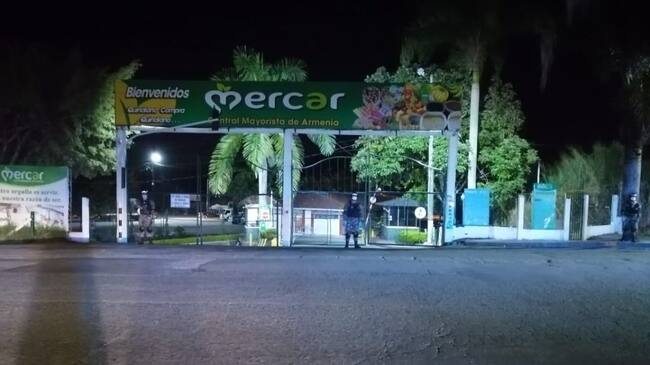 Soldados de la Octava Brigada del ejército hacen presencia en diferentes sectores en Armenia, Mercar