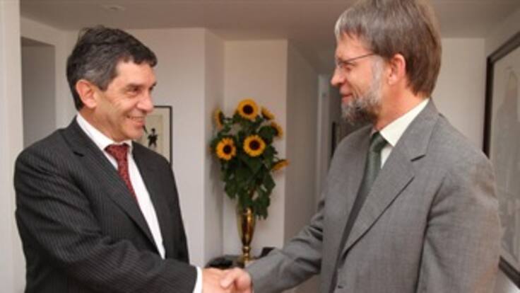 Pardo: ni acuerdos electorales ni burocráticos con Santos y Mockus