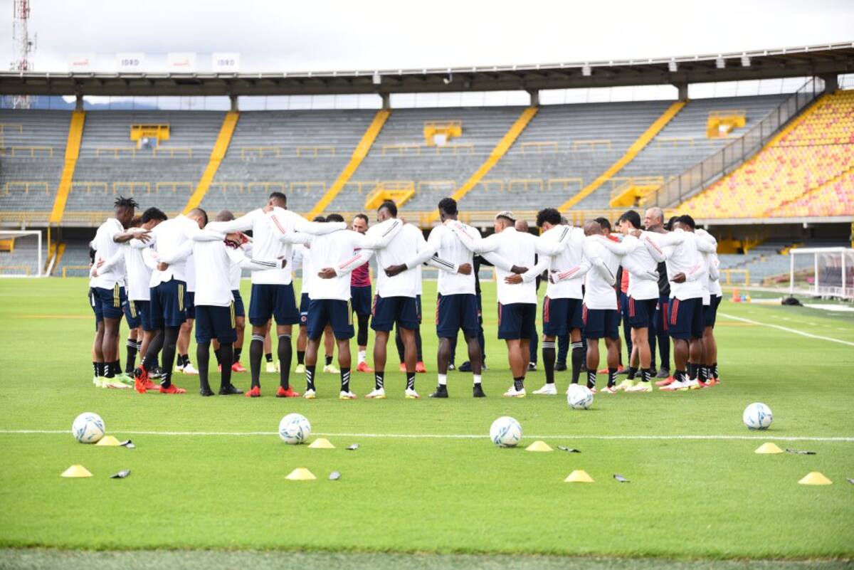 Los convocados de la Selección Colombia se entrenan en el estadio El Campín.