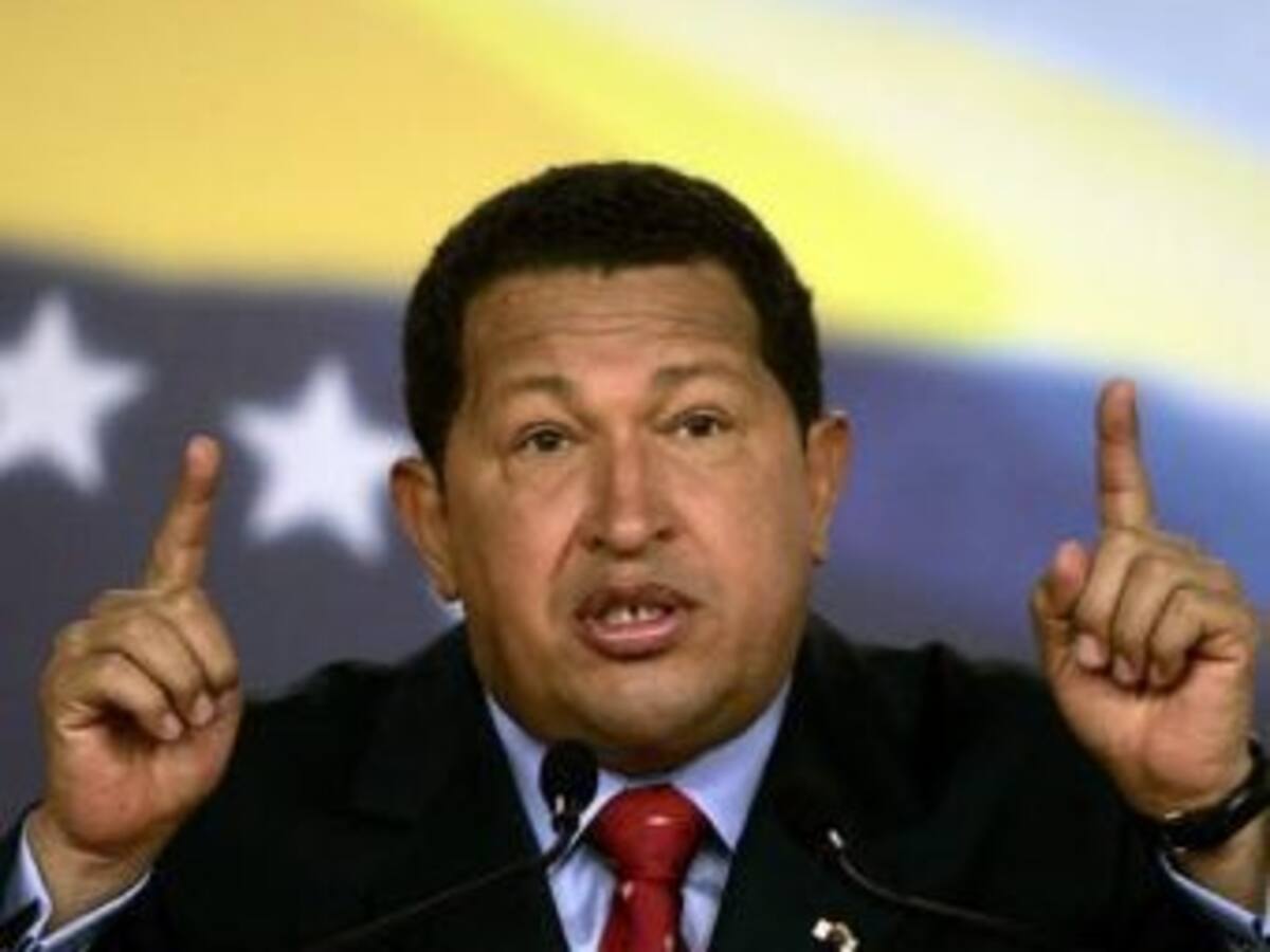 Chávez manifiesta disposición para reunirse con Santos y 'voltear la página'