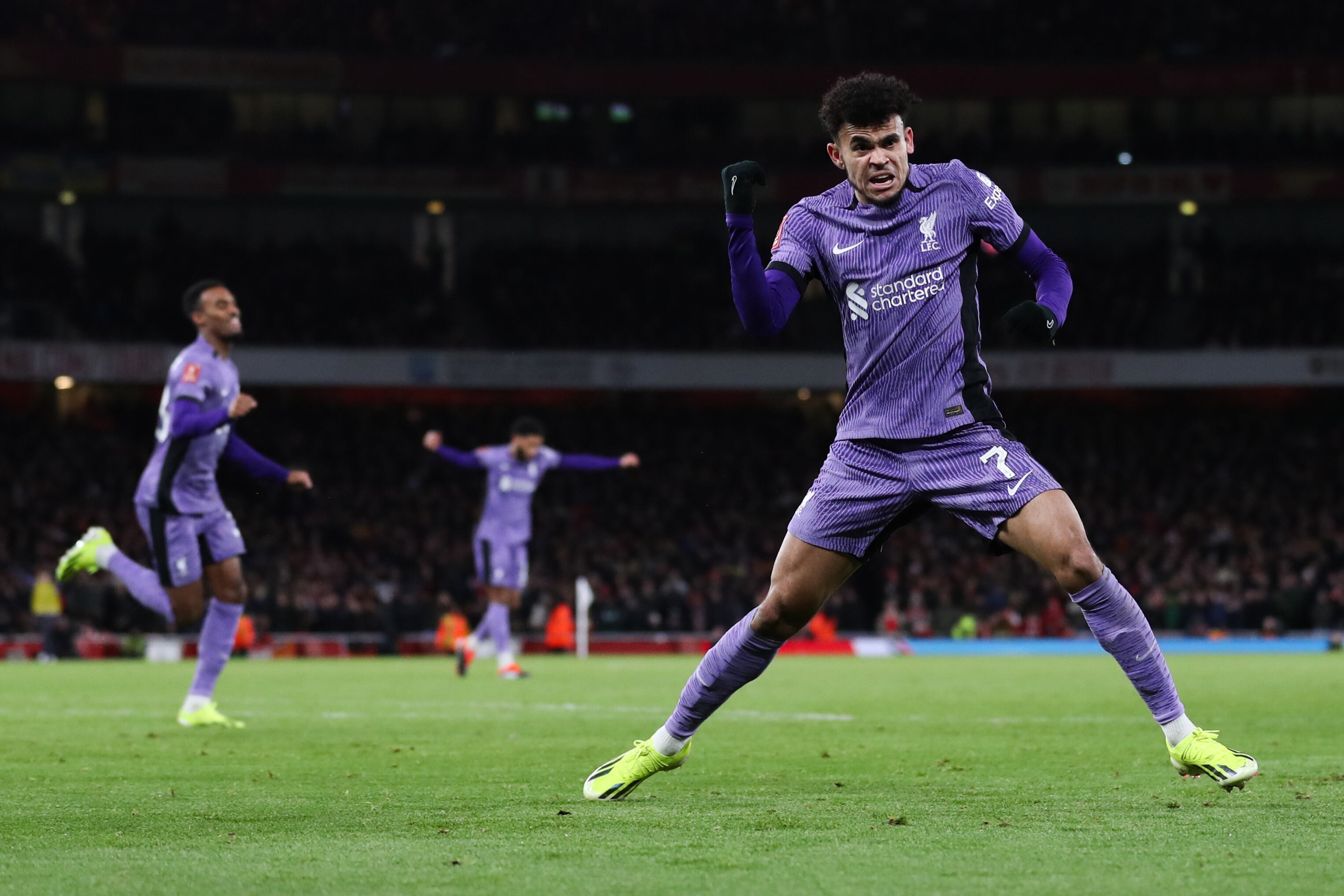 Luis Diaz celebrando su gol frente al Arsenal. (Photo by Jacques Feeney/Offside/Offside via Getty Images)