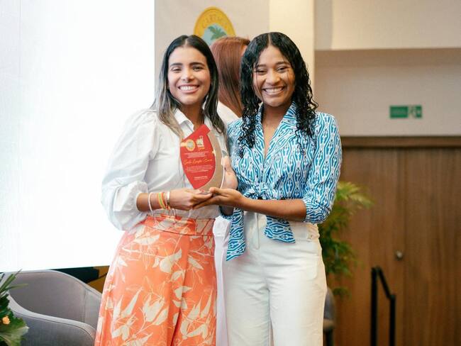 Cartagena hace un reconocimiento a la primera cohorte de Mi Primera Chamba