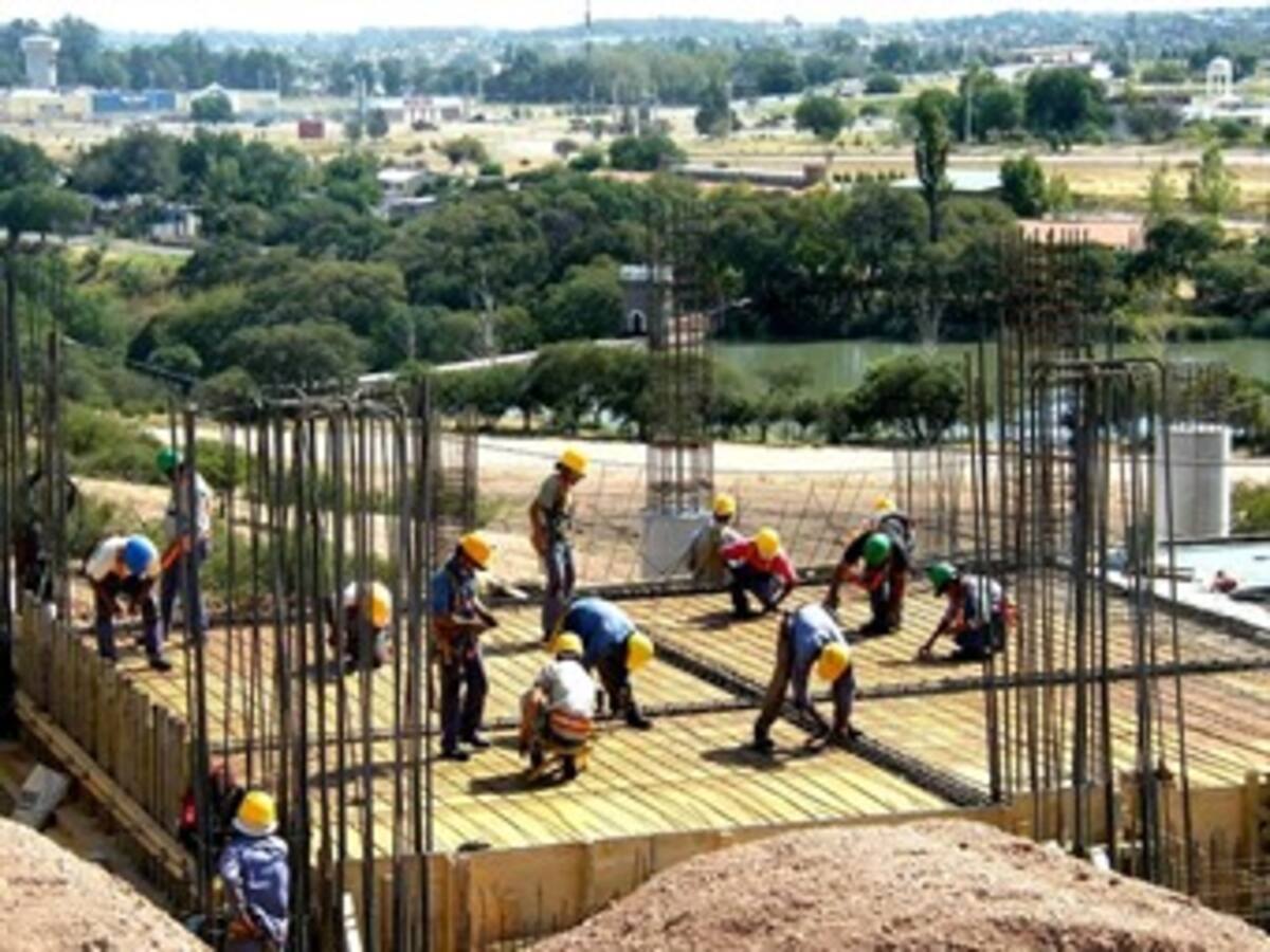 Gobierno busca cupo de endeudamiento para financiar obras de infraestructura