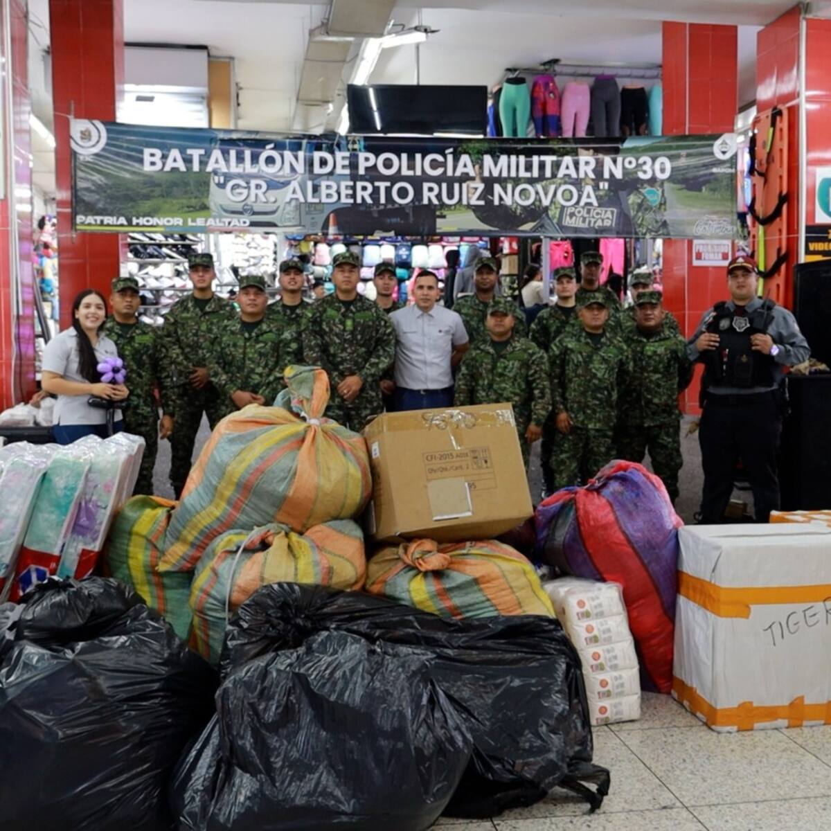 Comerciantes de La Alejandría y el Ejército Nacional reunen ayudas humanitarias para Córdoba