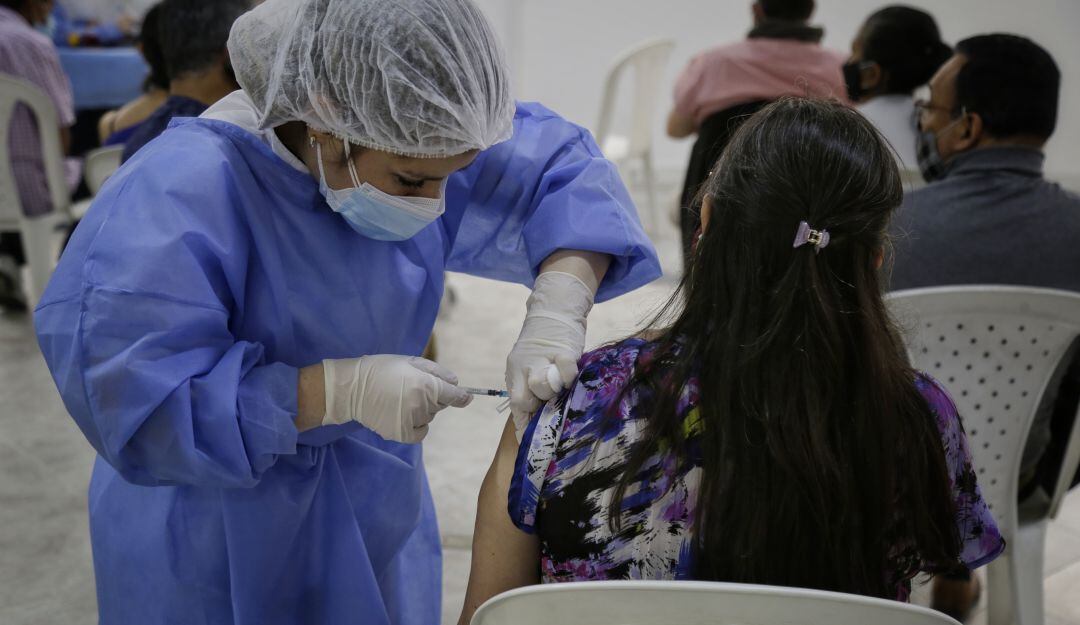 Bogotá reanuda aplicación de segundas dosis de vacunas Pfizer