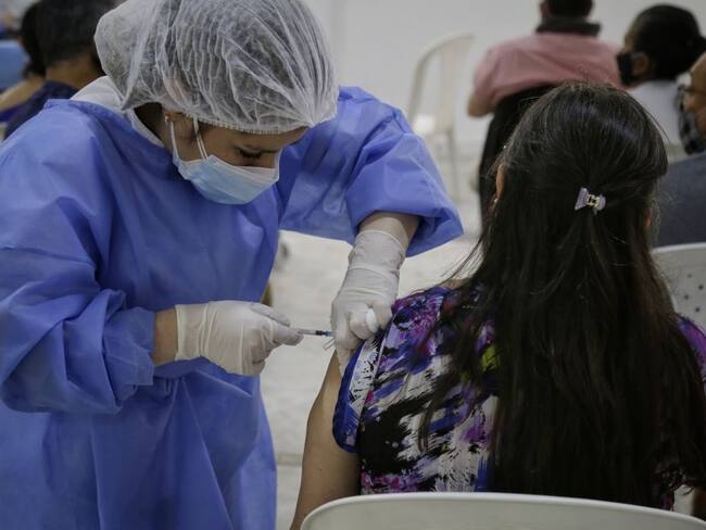 Bogotá reanuda aplicación de segundas dosis de vacunas Pfizer