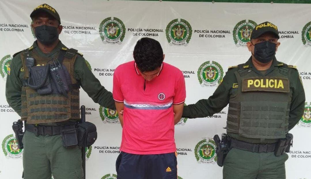 Jhon Alexander montaña Manrique, alias `”Tolima”, tiene antecedentes judiciales por los delitos de daño en bien ajeno y, hurto calificado y agravado.