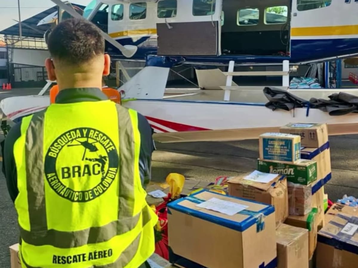 Un grupo de voluntarios ha distribuido casi 60 toneladas de ayudas desde el aeropuerto de Medellín