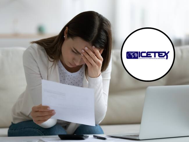 Mujer preocupada por la situación financiera y de fondo el logo del ICETEX. (Foto vía Getty Images y logo por COLPRENSA)