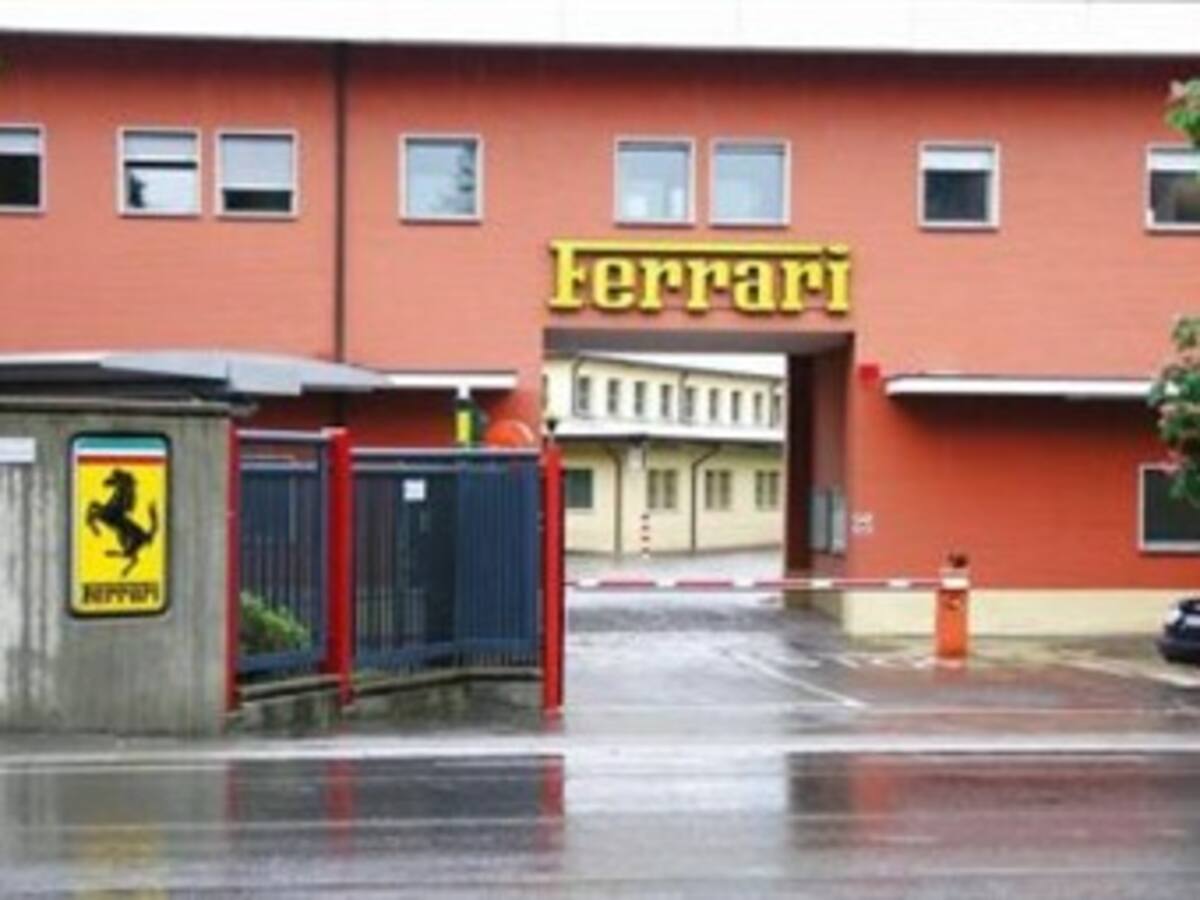 Ferrari suspende trabajos en Italia por terremoto