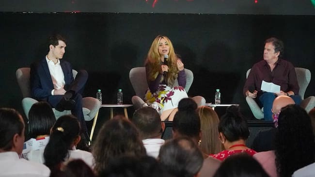 Ana María Aljure y Heitor Kadri abordaron las tendencias que hoy transforman el turismo en la "arenosa". | Foto: Caracol Radio