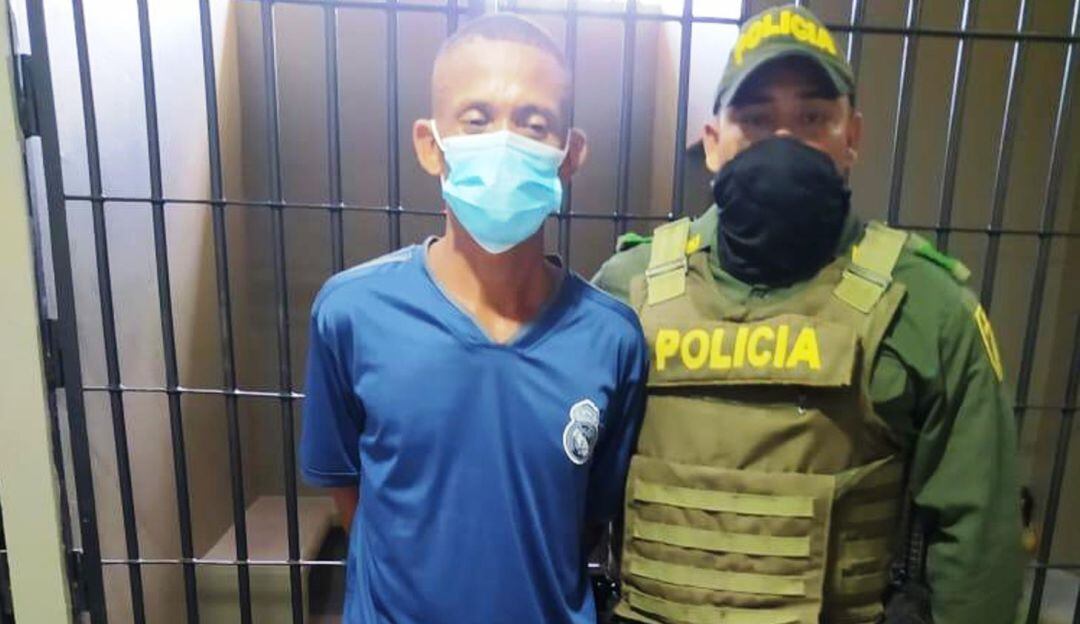 Durante los operativos se incautaron cuatro armas de fuego y munición de diferentes calibres, 132 armas blancas y 565 dosis de estupefacientes