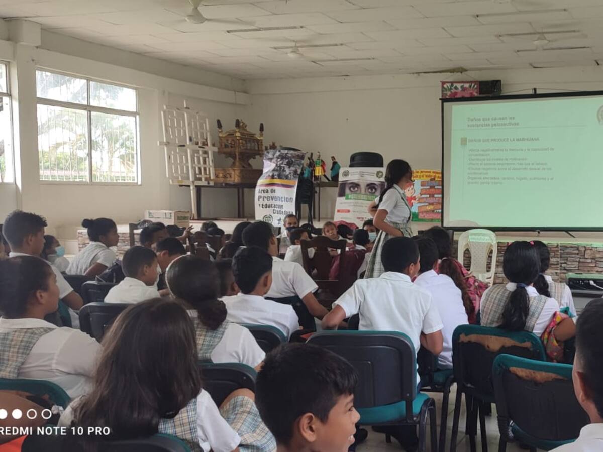 Policía Bolívar realizó actividades preventivas contra las drogas en Mompox