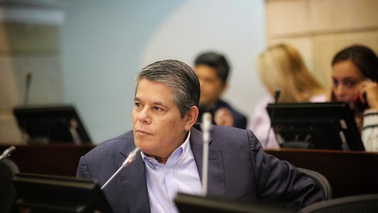 “Un congresista que se gana $32 millones no es bien remunerado”: senador Antonio Zabaraín