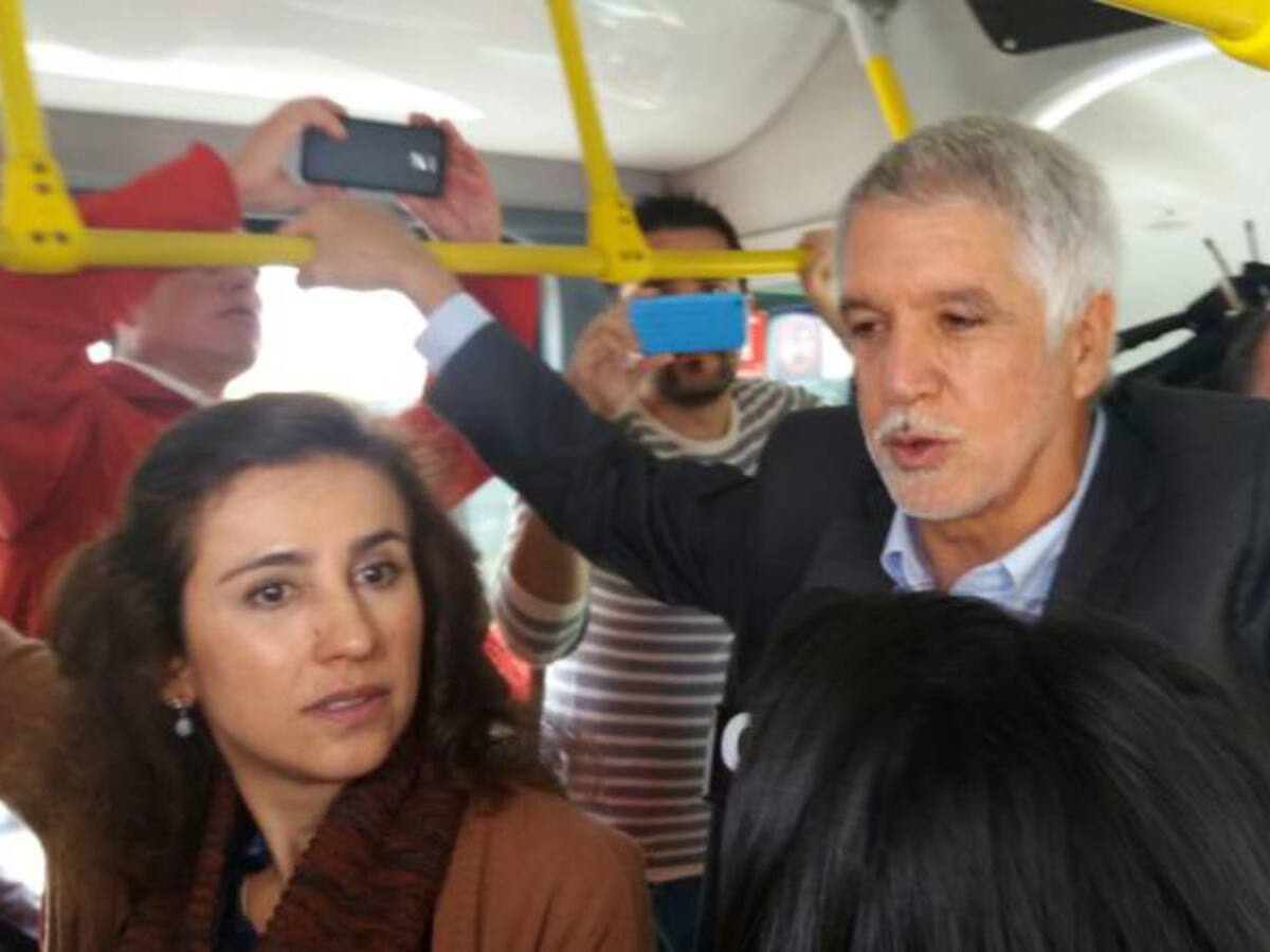 Un día sin carro al año y restricciones en horas pico: Peñalosa