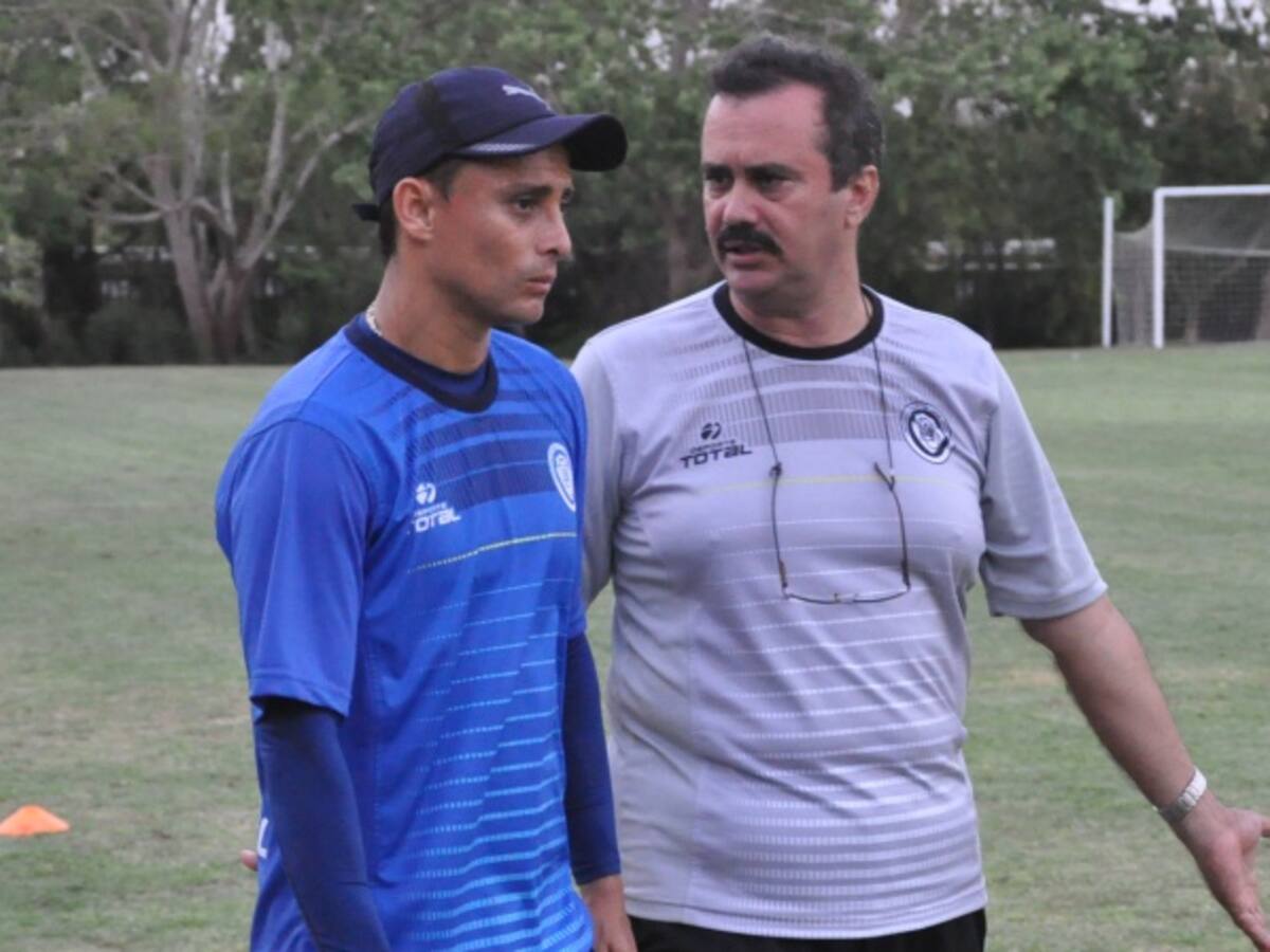 Giovanni Hernández dirige su primer entrenamiento en Real Cartagena