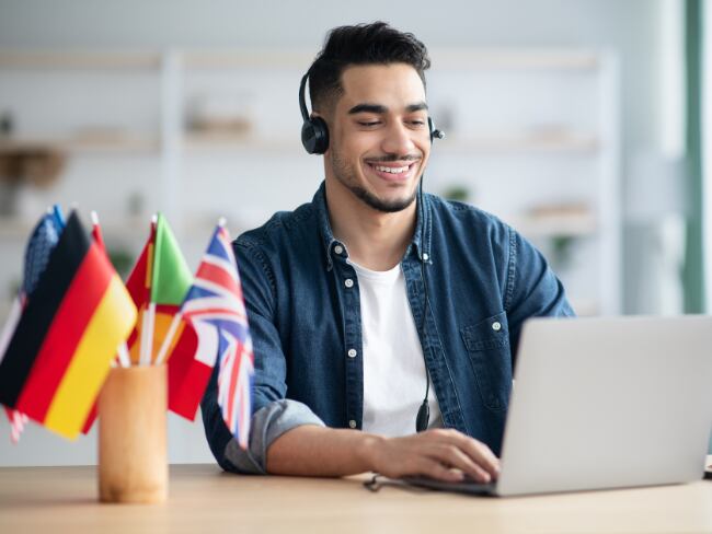 ¿Cómo aprender dos idiomas a la vez? Foto tomada de Canva