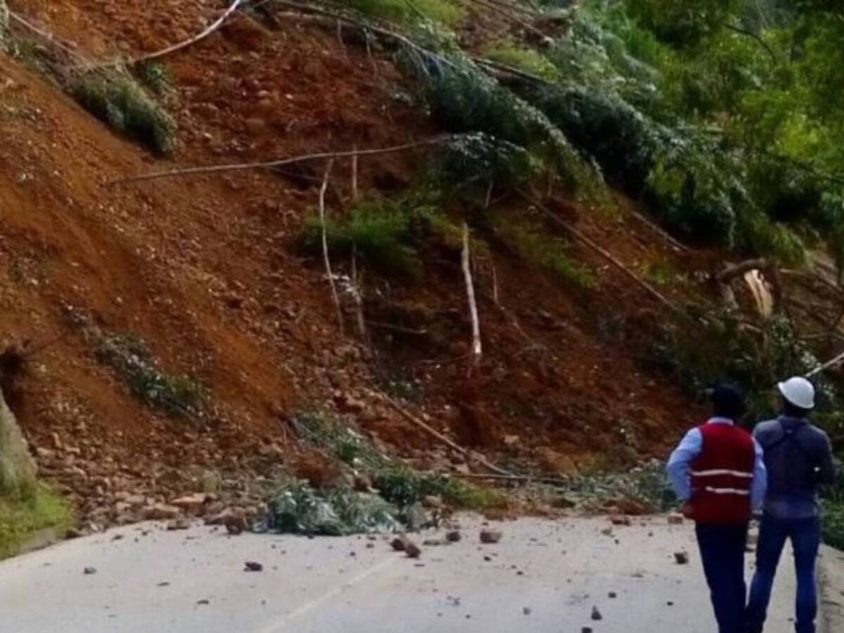 Vía Risaralda - Chocó en alerta por deslizamientos de tierra