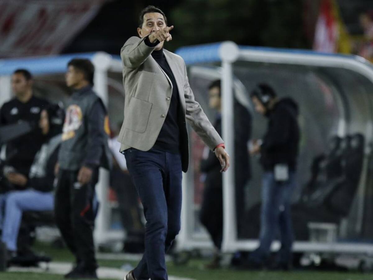 ¿Estará Alexandre Guimaraes dirigiendo a América contra Nacional?