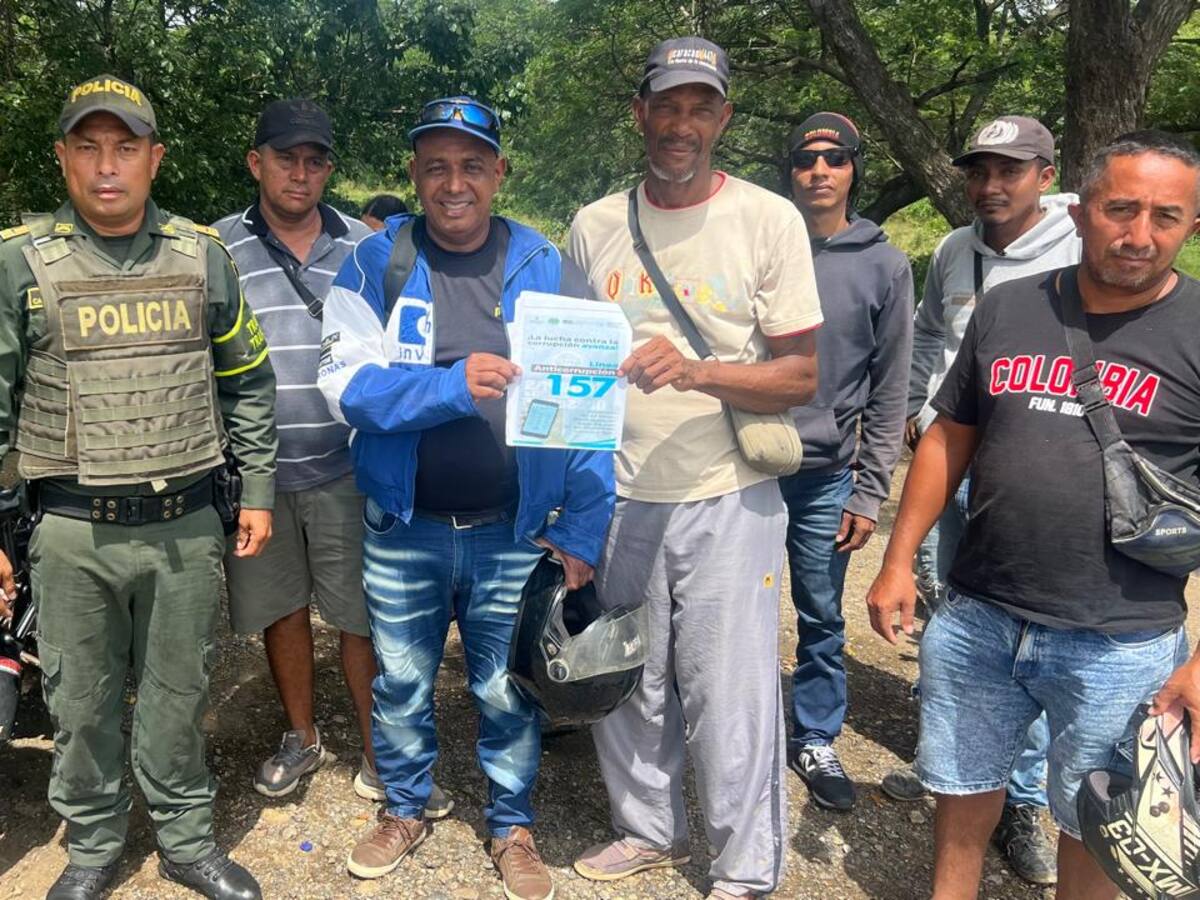 “Anda seguro, tu familia te espera”: un mensaje de la Policía en vías del departamento de Bolívar