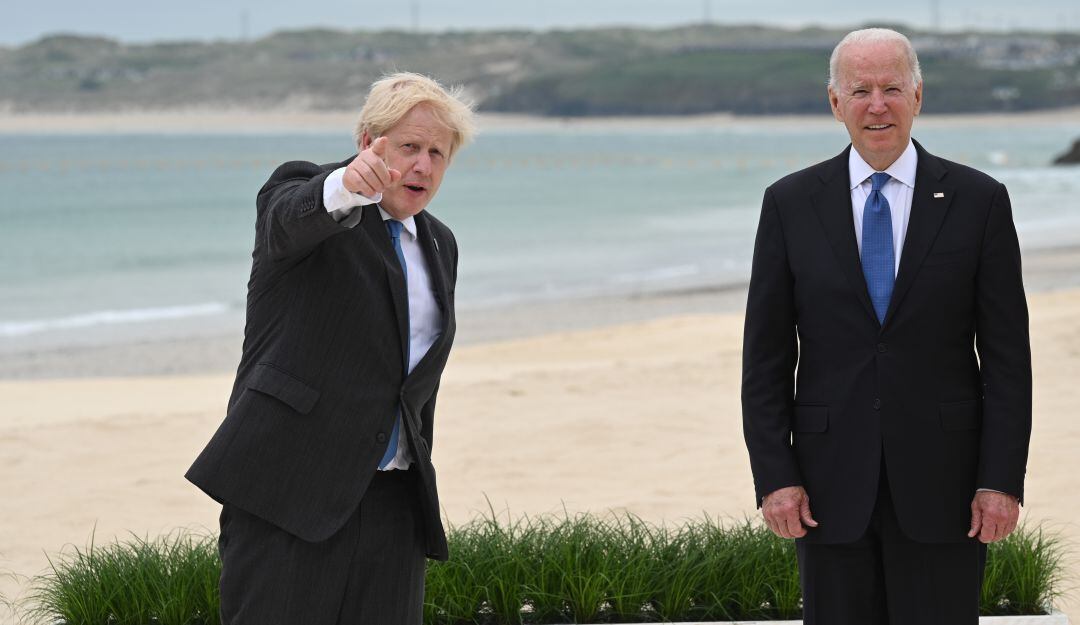 Boris Johnson y Joe Biden en el inicio de la cumbre 
