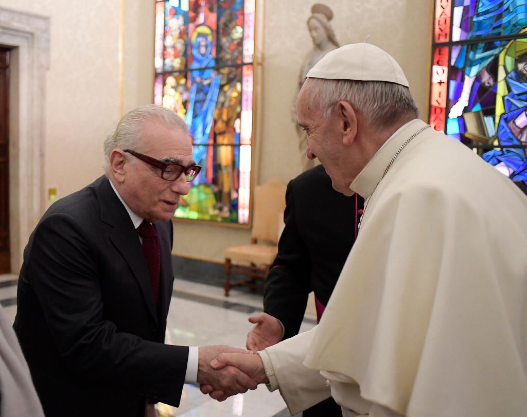 Le pape François a reçu en audience privée au Vatican le 30 Novembre 2016 le réalisateur américain Martin Scorsese, de passage à Rome pour présenter son nouveau film 'Silence'. Ce film traite des persécutions subies par les Jésuites au Japon au XVIIème siècle. (Photo by MAURIX/Gamma-Rapho via Getty Images)