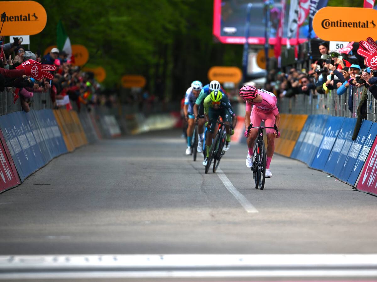 Daniel Felipe Martínez sobre Pogacar: “He querido darle pelea, pero está muy superior”