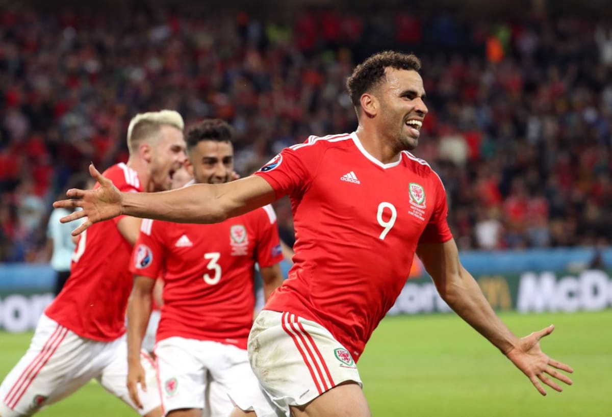 Robson-Kanu el autor del segundo gol de Gales