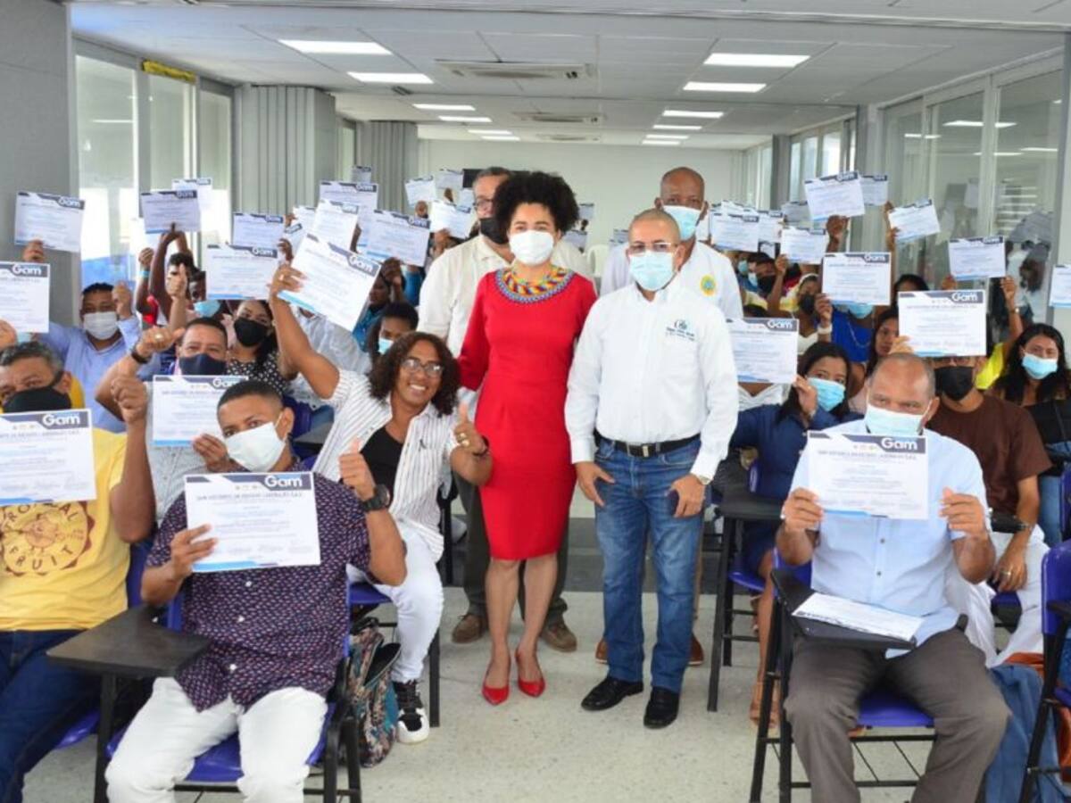 Jóvenes de Cartagena recibieron capacitación en alturas