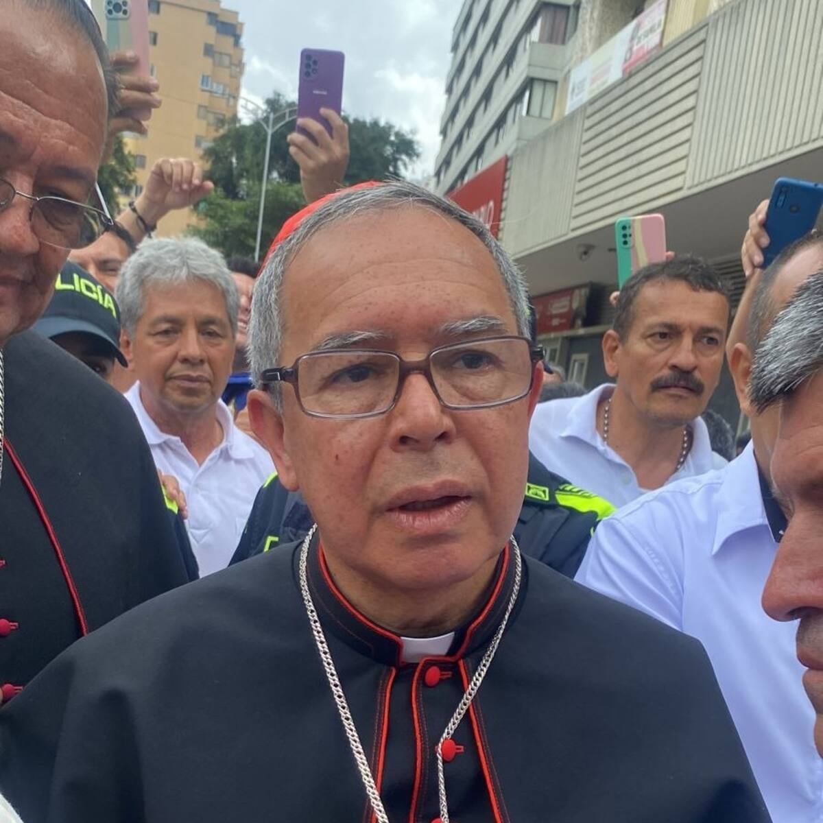 Iglesia católica invitó al ELN y disidencia de las Farc a deponer las armas