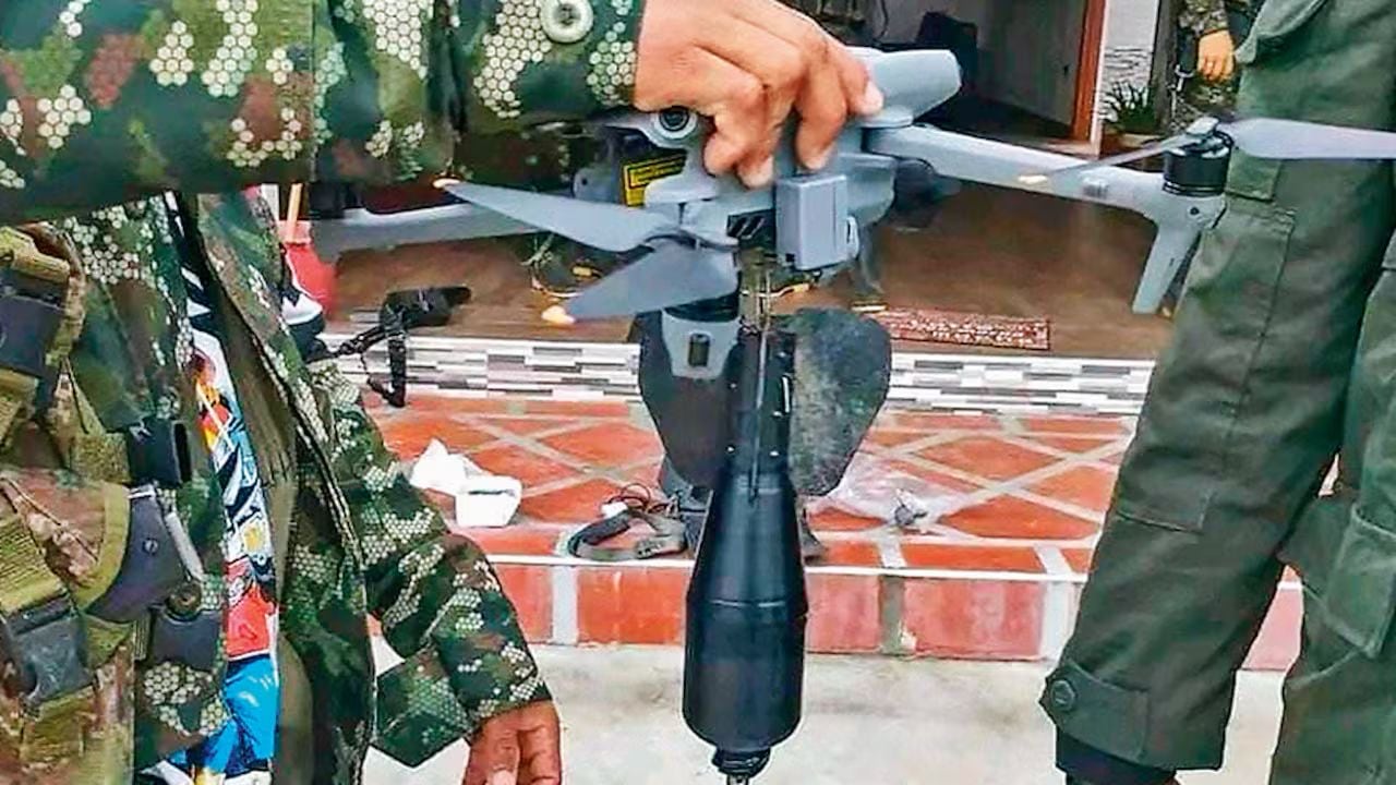 Drones cargados de explosivos.