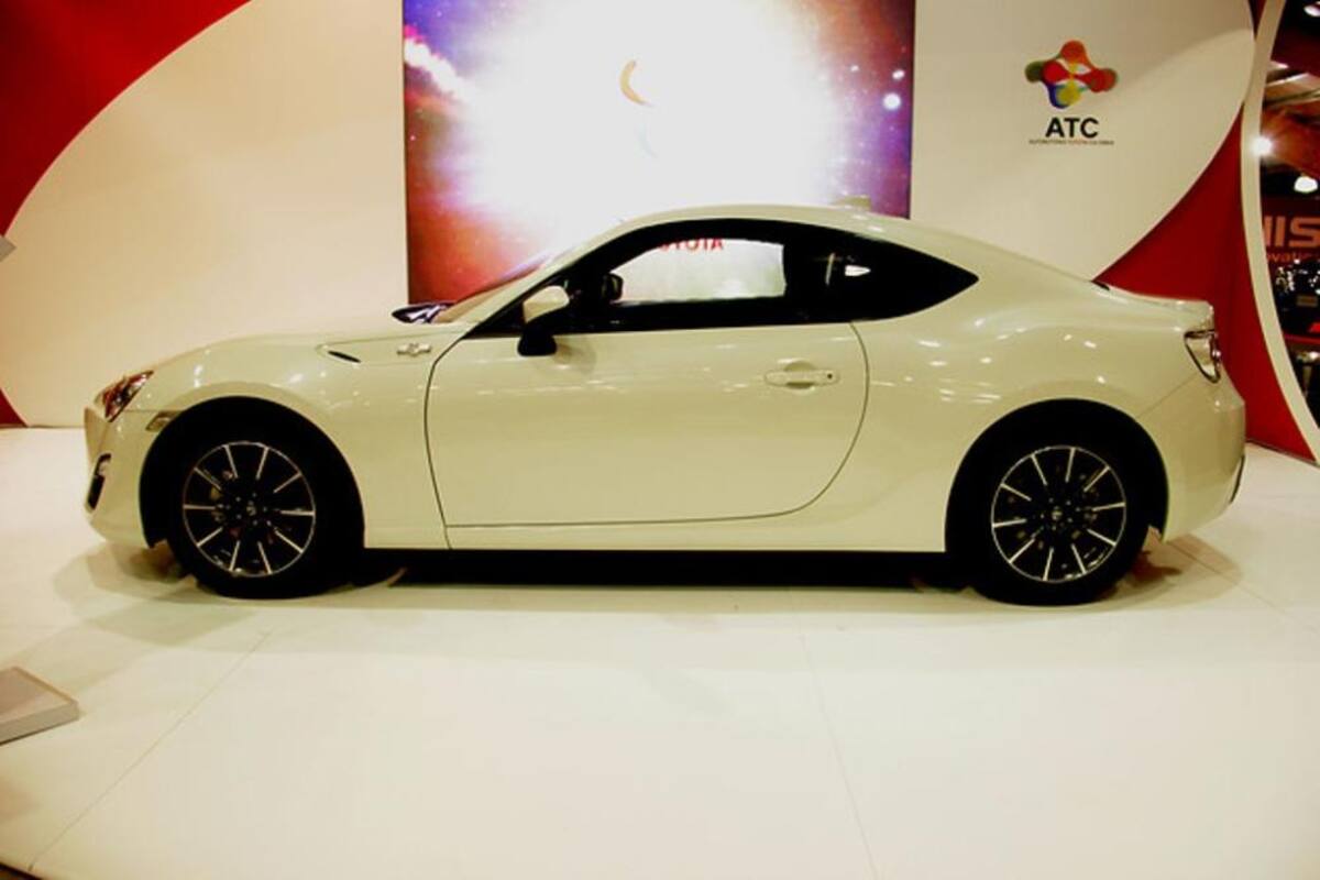 Los amantes de los automóviles se dan cita en Corferias donde se exhiben más de 1000 vehículos con  modelos recientes de las más reconocidas marcas de automóviles a nivel mundial.