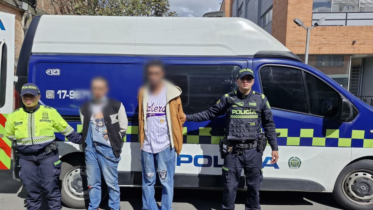A la cárcel dos hombres que robaban celulares de manera violenta en buses del SITP