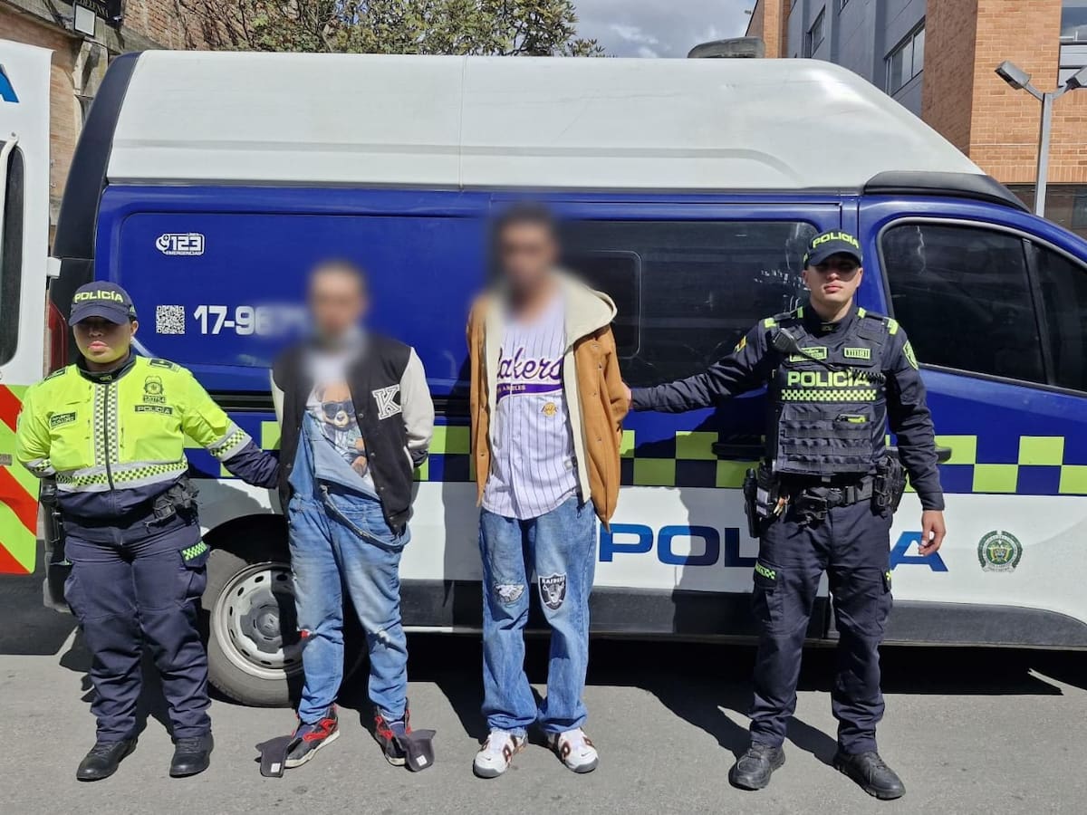 A la cárcel dos hombres que robaban celulares de manera violenta en buses del SITP