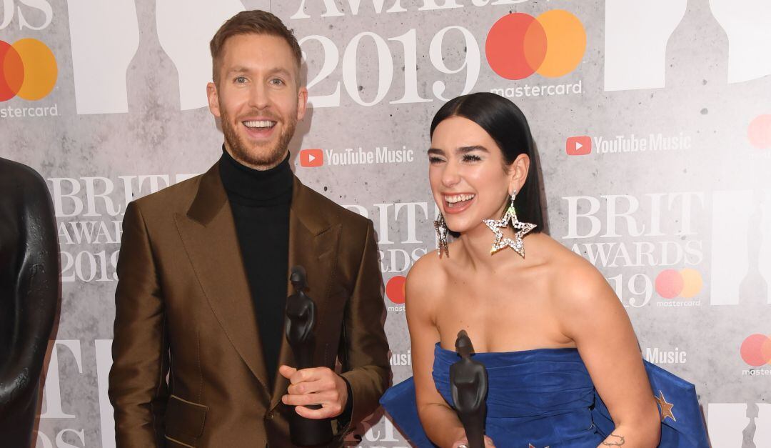 Calvin Harris & Dua Lipa en los Brit Awards 2019.