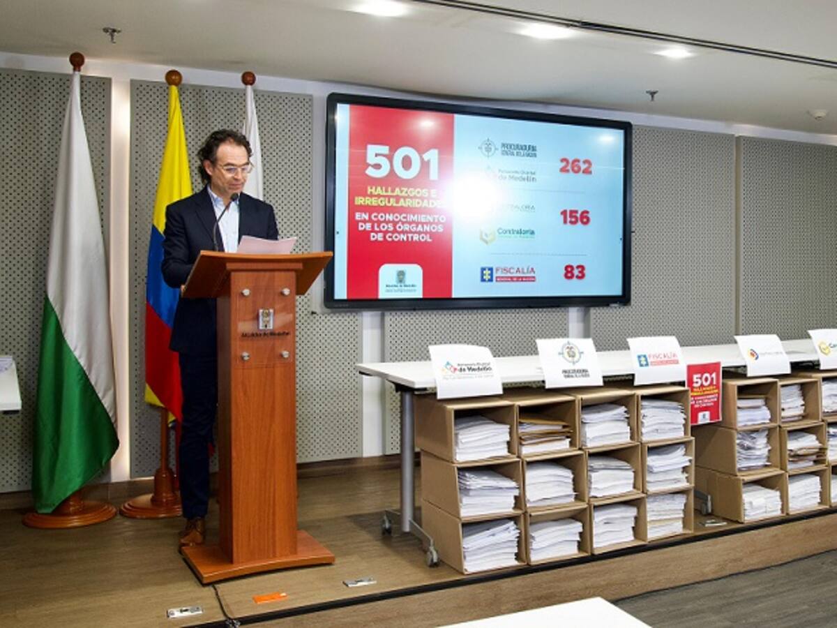 Congresistas solicitan a ‘Fico’ entregar el informe completo sobre la auditoria forense