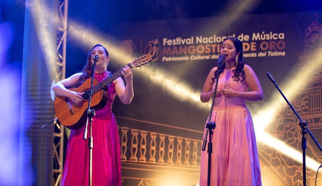Dueto participante en el Mangostino de Oro