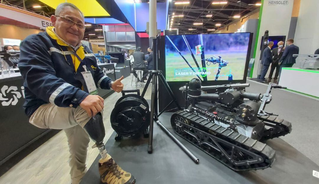 Víctimas de minas antipersona participaron en el desarrollo de este robot, presentado en Expodefensa 2021.